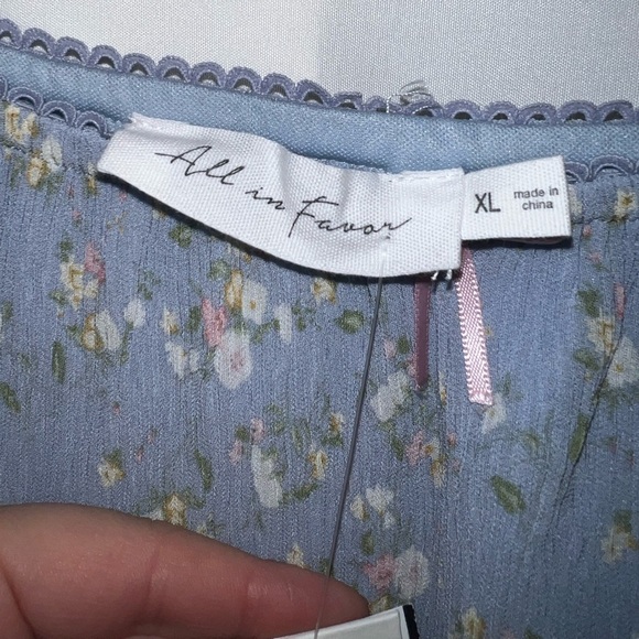 NWT All‎ in favor floral crinkle midi skirt in blue/white/yellow size XL - Picture 5 of 10